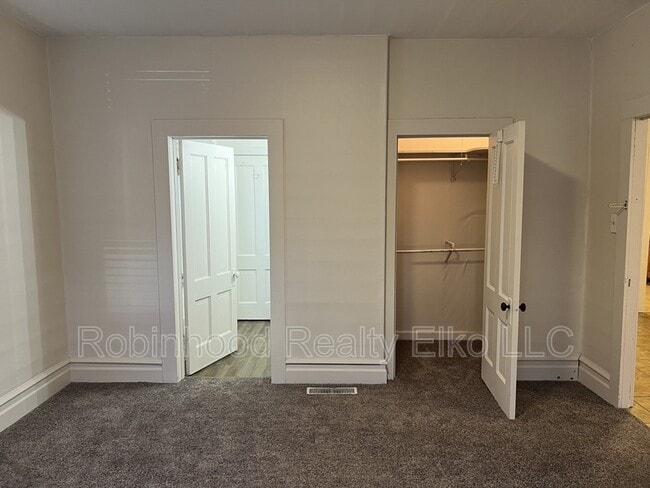 Building Photo - 533 8th St