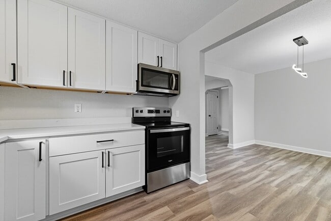 Building Photo - WELCOME TO WILLOUGHBY TERRACE!!!