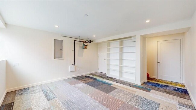 Building Photo - 16 Tiernans Ln
