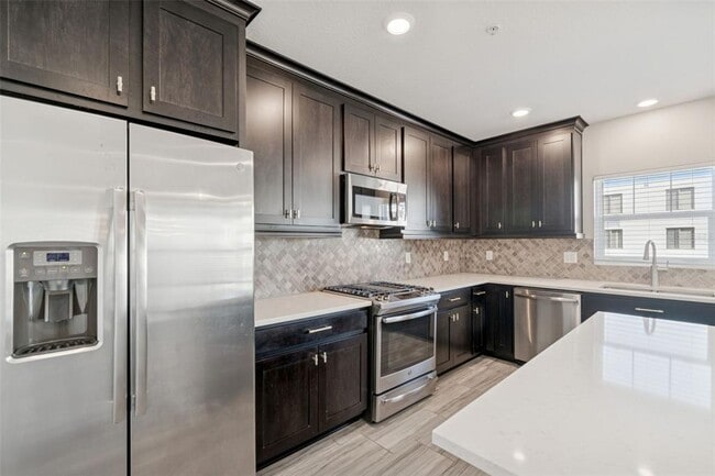 Building Photo - 4921 W Paul Ave