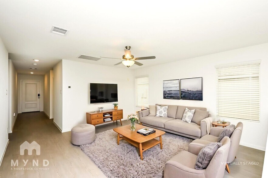 Building Photo - 2652 Mistwood Dr