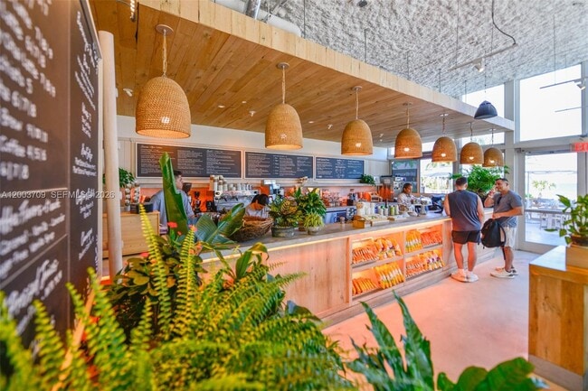 Building Photo - 2301 Collins Ave