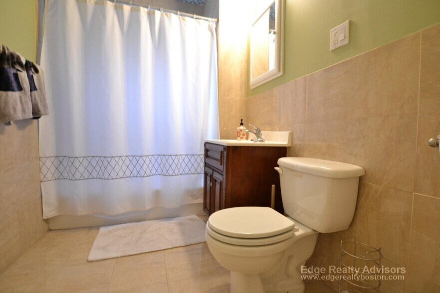 Building Photo - 56 Etna St