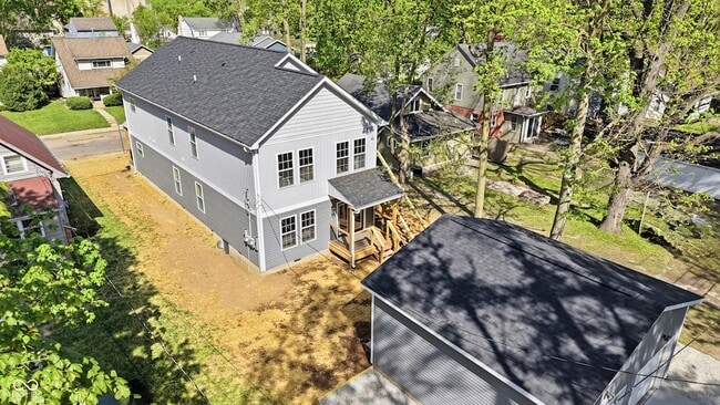 Building Photo - 4623 Rookwood Ave