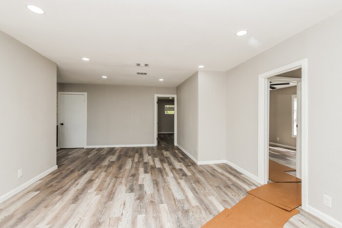 Building Photo - 2628 S Marsalis Ave