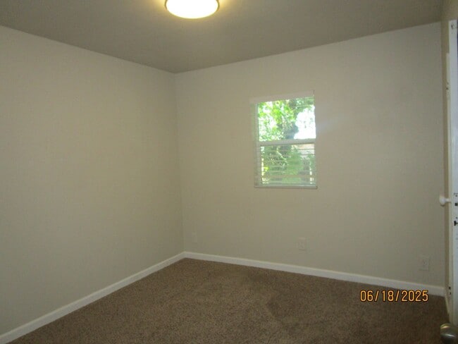 Building Photo - 4177 W Muller Rd