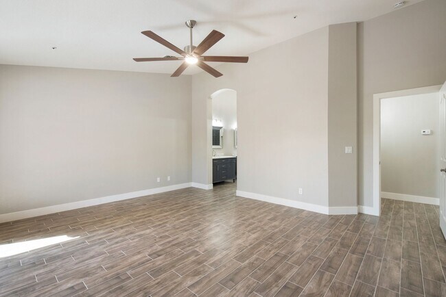 Building Photo - Ironwood Village - Completely Remodeled Interior, Single Level with Pool!