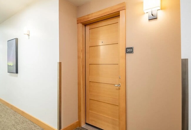 Building Photo - $2,295 / 2BD Luxury Condo