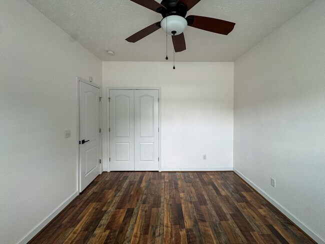 Building Photo - Lovely 4 Bed 2 Bath Home in Westgate