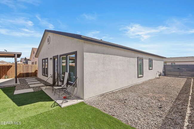 Building Photo - 12741 Gloria Castillo St