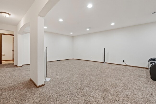 Building Photo - N42W22770 Beacon Ct