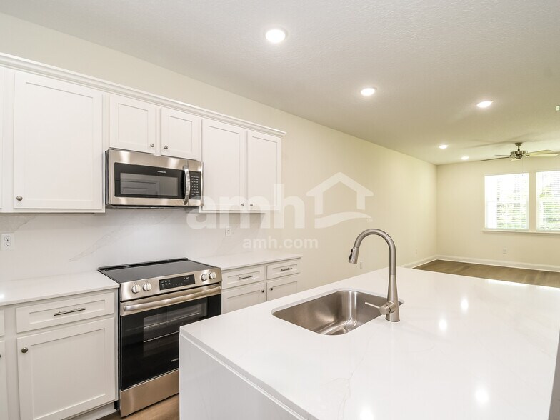 Building Photo - 97002 Blackrock Cv Wy