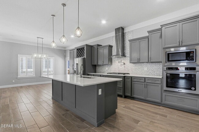 Building Photo - 13580 Lawkland St