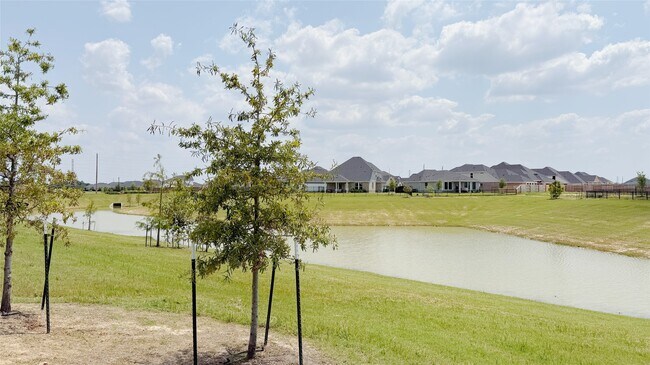 Building Photo - 27315 Blue Pool Dr