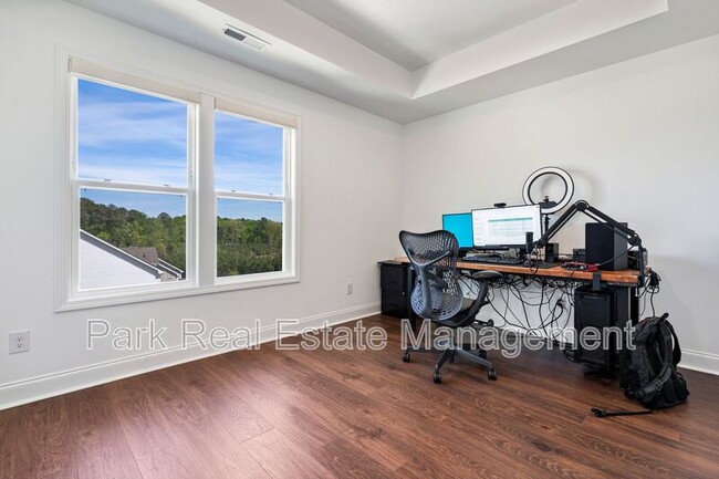 Building Photo - 1017 Prominence Dr