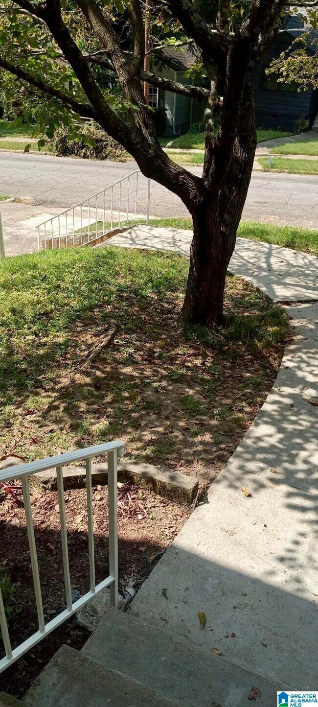 Building Photo - 5705 6th Ct S