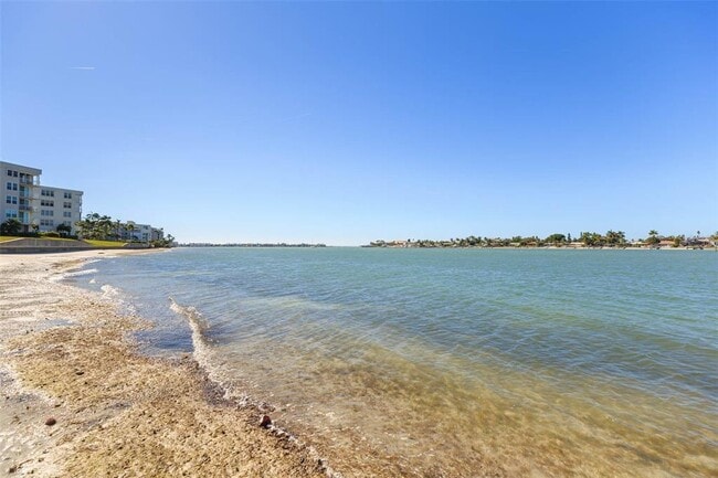 Building Photo - 6357 Bahia Del Mar Blvd S