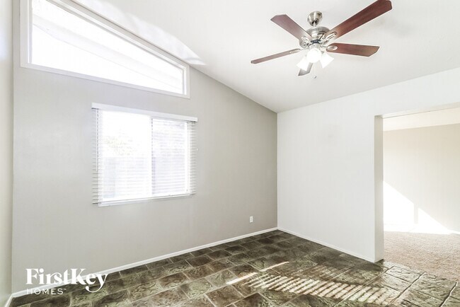 Building Photo - 3320 S Margo Dr