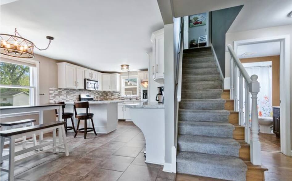 Building Photo - 1071 Kenwood St