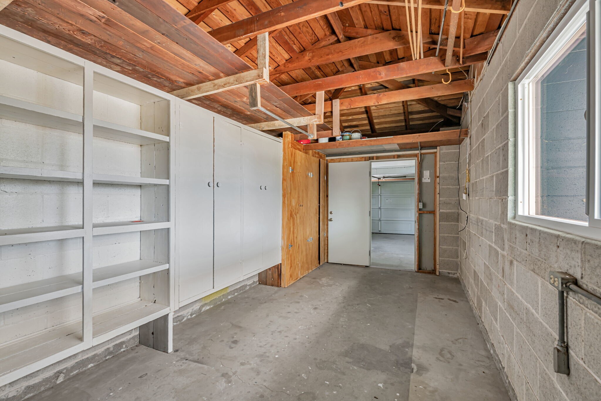 Building Photo - 5400 Valletta Way