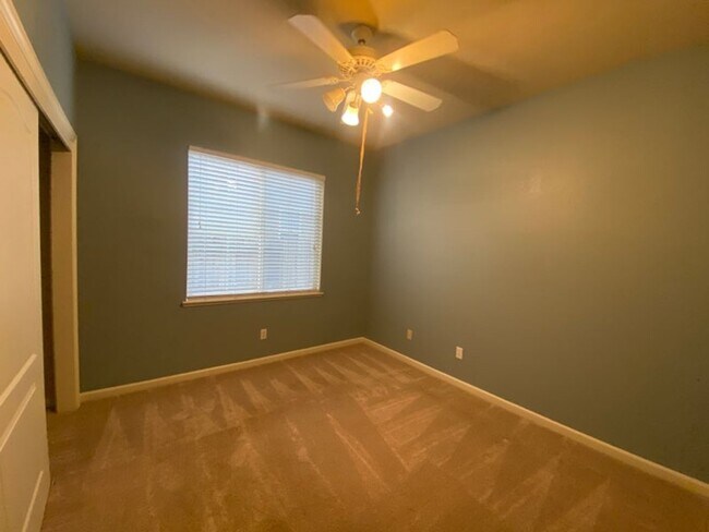 Building Photo - EXCEPTIONAL 4 BEDROOMS, 3 BATH, 3 CAR GARA...