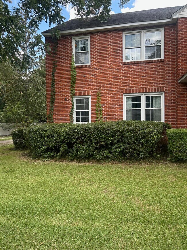 Building Photo - 1404 8th Ave