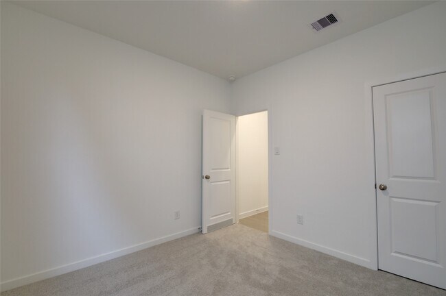 Building Photo - 21723 Colonial Medow Creek Trl