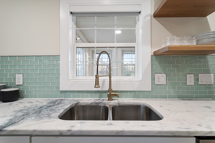 Kitchen (Marble Countertops) - 4112 Saint James Church Rd