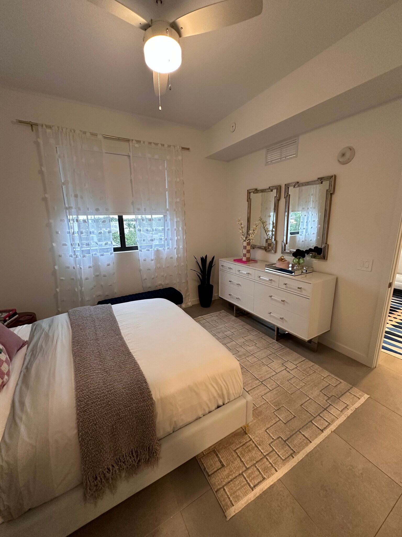 Building Photo - 1849 Madison St