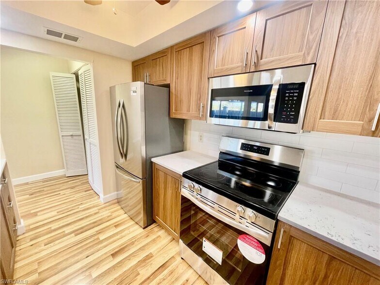 Building Photo - 6000 Timberwood Cir