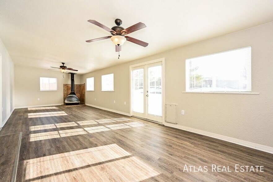 Building Photo - 15876 E Cornell Pl