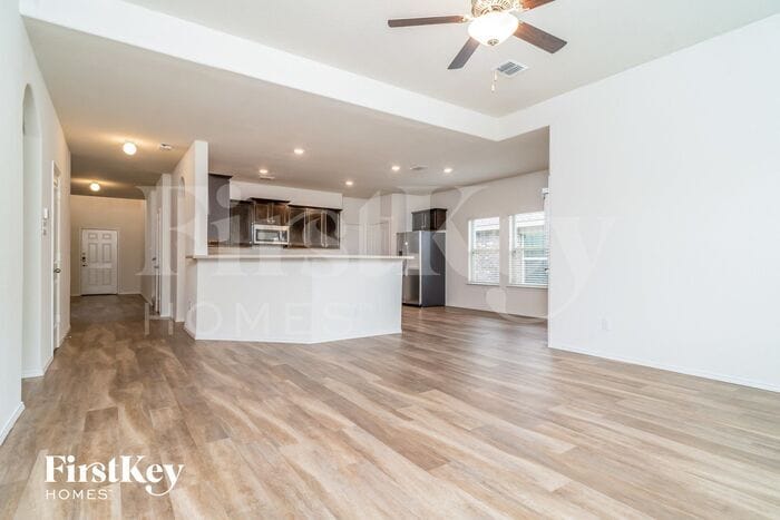 Building Photo - 446 Stuart Ln