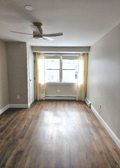 Building Photo - 313 State St