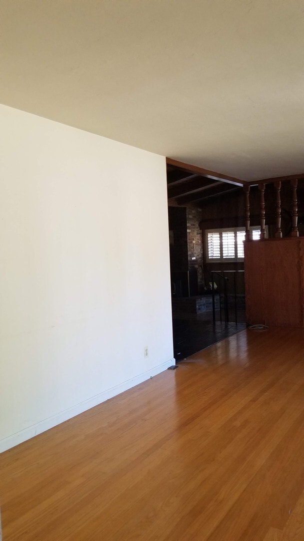 Building Photo - Central Roseville, Single Story Large Yard...