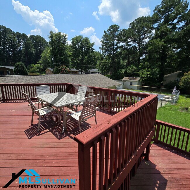 Building Photo - 2601 Cohnwood Dr
