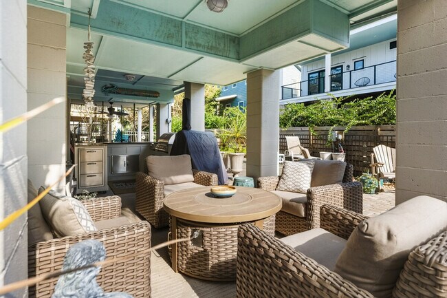 Building Photo - 601 Hazard St