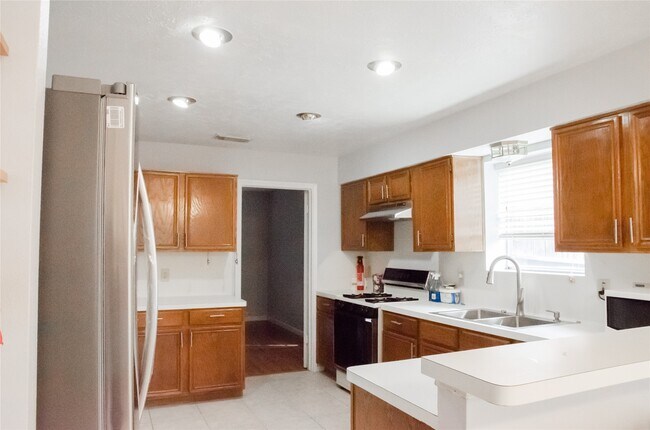Building Photo - 16306 Cobble Springs Ct