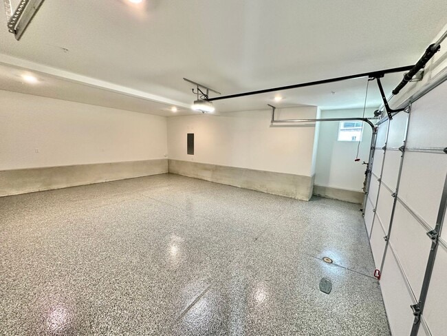 Building Photo - Brand New Townhome Overlooking Mission Valley