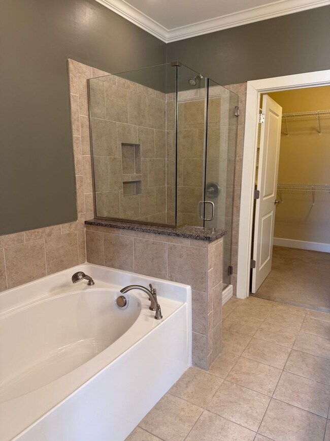 Building Photo - Furnished 1 Bedroom W/ Office in Winstead Commons! Convenient to Lawndale Dr, Battleground Ave, a...