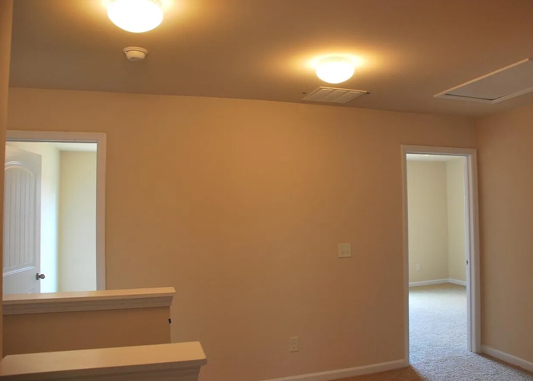 Building Photo - 79 Meadowlark Way