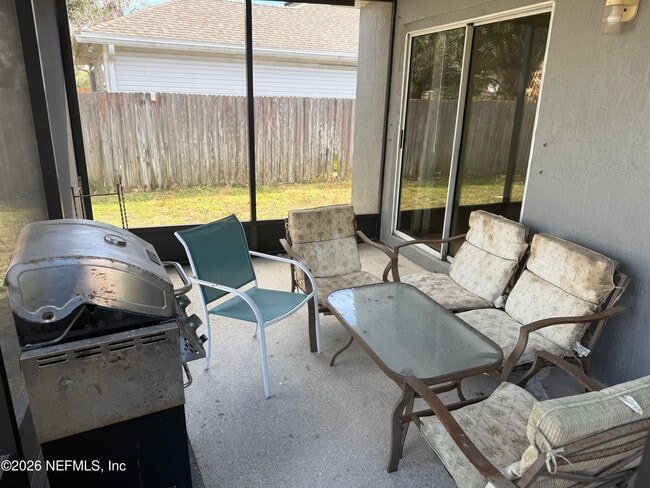 Building Photo - 2157 Willesdon Dr W