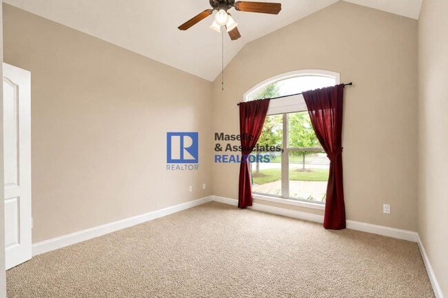 Building Photo - 3 Bed / 2 Bath Home on the Water in Ashbrooke