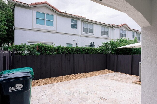 Building Photo - 8167 NW 108th Ct