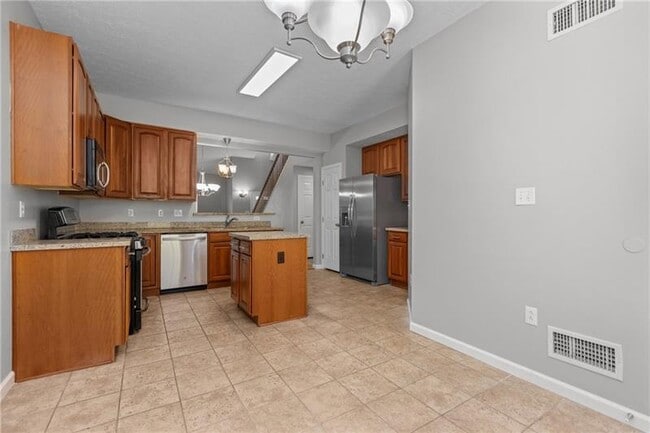 Building Photo - 302 Laurel court