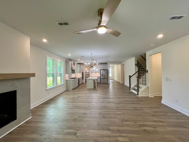 Building Photo - 2429 Vetrina Wy