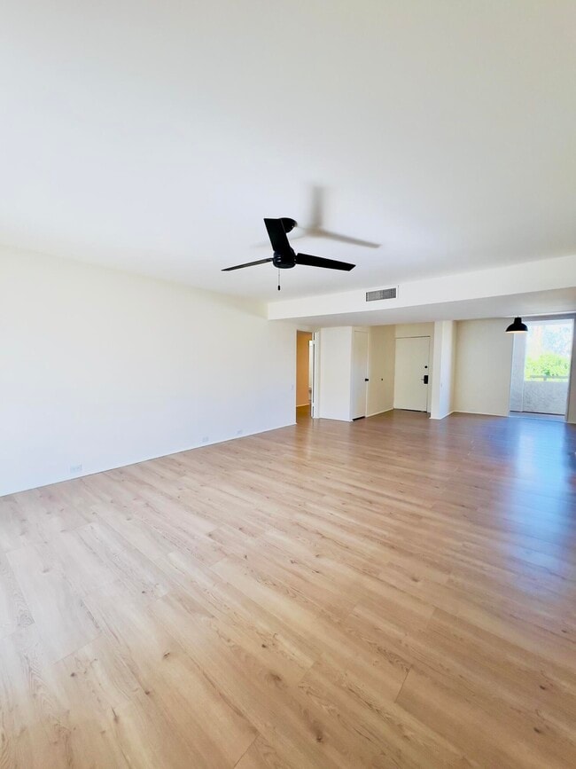 Building Photo - 251 E La Verne Way