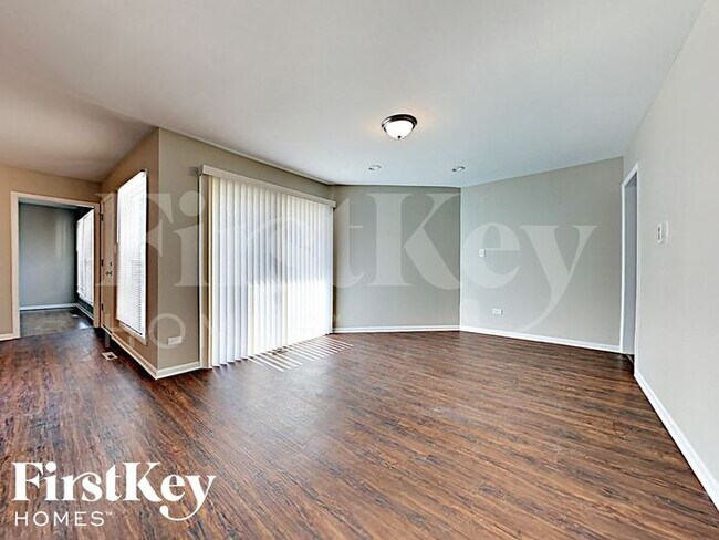 Building Photo - 16322 Kenwood Ave