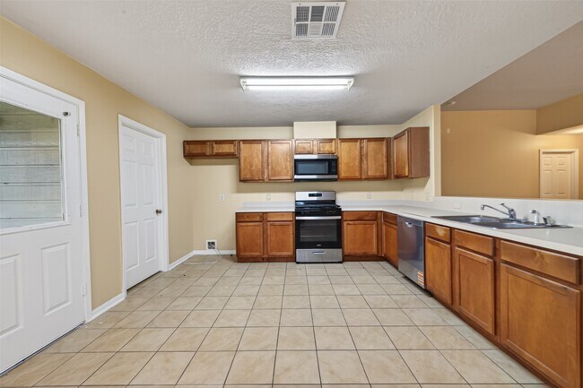 Building Photo - 19538 Billineys Park Dr