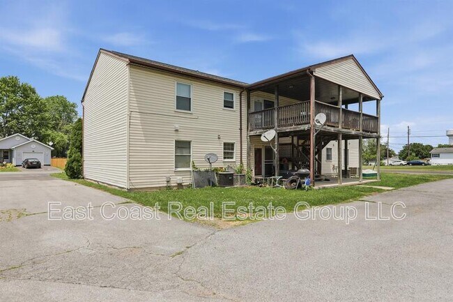 Building Photo - 427 N Western Ave