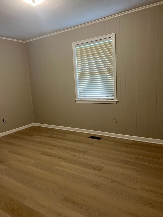 Building Photo - 15221 Hwy 73 Huntersville NC 28078